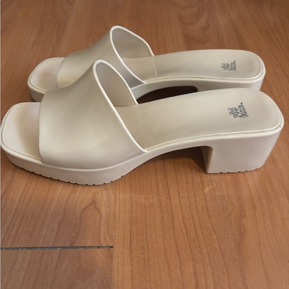 Wild Fable Cream Mules - Picture 3 of 4